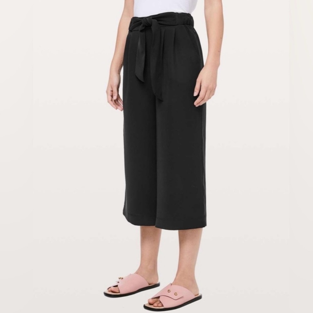 Lululemon lab. Dressy crops. Black. Dressy